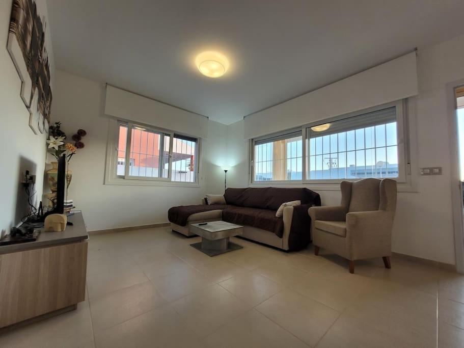 Chalet Adosado Acogedor Busot Alicante Exterior photo